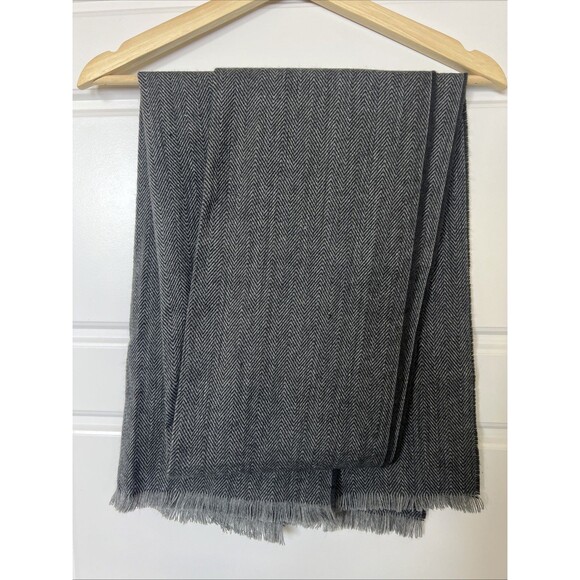 J. Crew Mercantile Herringbone Gray Scarf - Picture 3 of 3